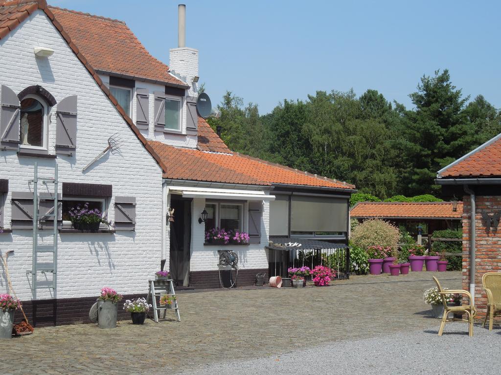B&B De Kroonhoeve Beringen Eksteriør bilde